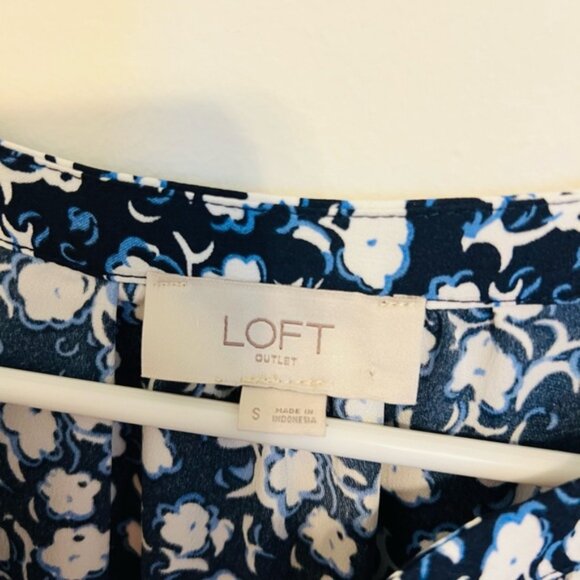 2/$25 LOFT - Blue & White Floral Long Sleeve Dress - Picture 6 of 8